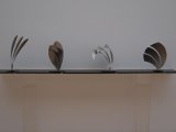 Roland Phleps: Skulpturen "Ellipsen-Drilling, schlank", "Ellipsen-Drilling, gestuft", "Sichel-Drilling" und "Kreisbogen-Dreiecke"
