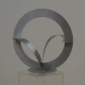 Roland Phleps: Skulptur "Schleife in tragendem Ring"