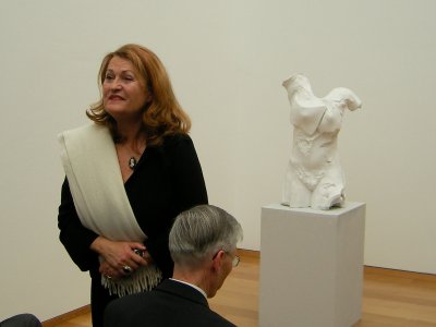 Birgit van Look dankt für die Gedenkausstellung