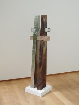 Johannes von Stumm: Skulptur "Grosses Kreuz - Big Cross"