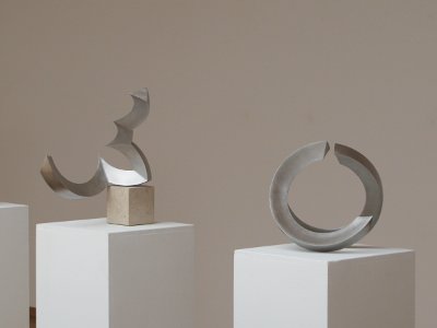 Christian Rudolph: Skulpturen "RS XXX" und "RS d/4"