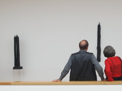 Christian Lapie: Skulpturen "Die Durchsichtigkeit der Schatten" und "Angesichts der Stille"