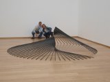 Gunter Frentzel: o. T., Skulptur aus 67 Vierkant-Metallstäben