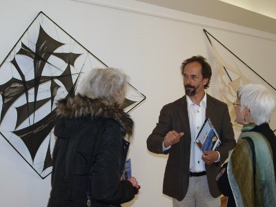 Jens J. Meyer im Gespräch mit Besucherinnen