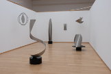 Roland Phleps: Stahlskulpturen von Roland Phleps in der Skulpturenhalle der Stiftung