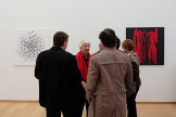 E. Steller im Gespräch mit Besuchern