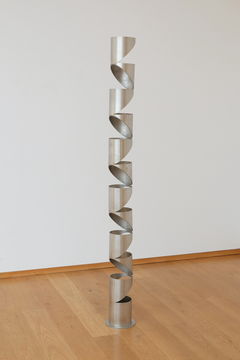Roland Phleps: Eingekerbte Zylinderstele