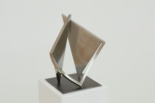 Skulptur "Quadrat – Öffnung II" von Karl Menzen