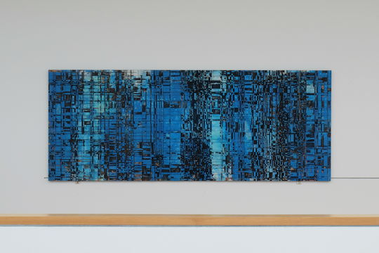 Mathias Hornung: Holzrelief "Digital Blue"