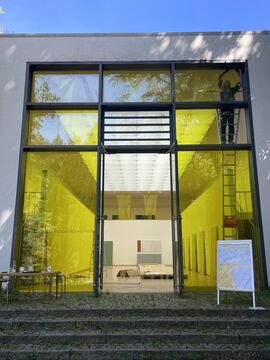 Aufbauen der Installation "augenblicksweise - Der Raum als Gesamtkunstwerk" von Bernhard C. Striebel