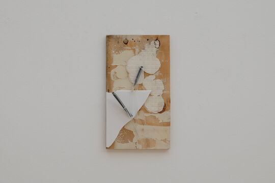 Julien Hübsch: "write about my piece_fragment"