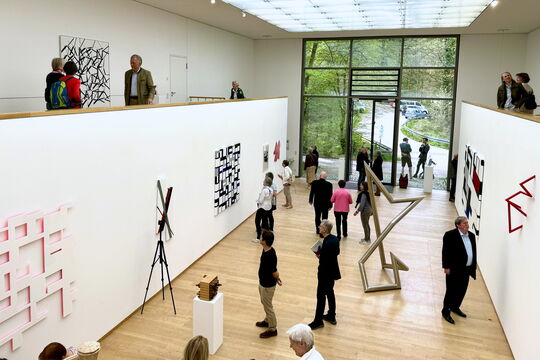 Ausstellungshalle bei der Vernissage von Norbert Thomas