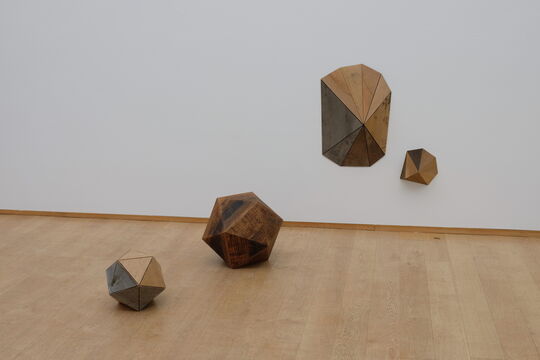 Robert Steng: "Platonische Körper" und "Triangulation"