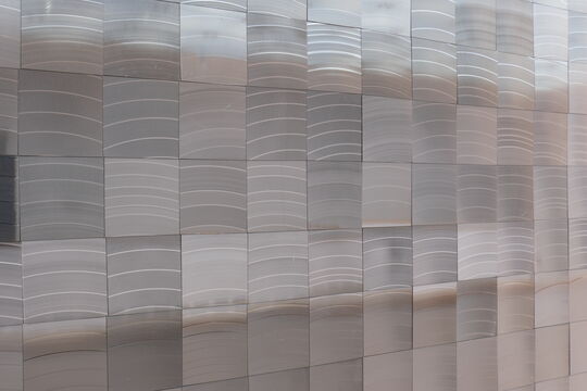 Julia Schewalie: Vinyl (Detail)