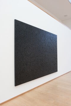 Julia Schewalie: Oily Drops