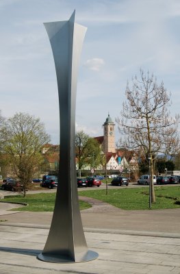 Roland Phleps: Skulptur "Dreikant-Pfeiler" in Nürtingen