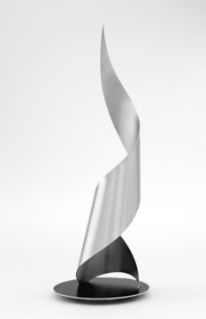 Roland Phleps: Skulptur "Kreisbogen-Dreieck III/3" ("SOLO 3")