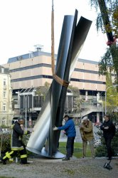 Roland Phleps: Bündel-Stele 1. Freiburg, Platz der Universität