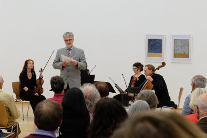 K. Simon und das Holst-Quartett beim Konzert am 13.05.2018 in der Skulpturenhalle der Stiftung für Konkrete Kunst Roland Phleps in Freiburg