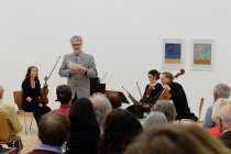 K. Simon und das Holst-Quartett beim Konzert am 13.05.2018 in der Skulpturenhalle der Stiftung für Konkrete Kunst Roland Phleps in Freiburg