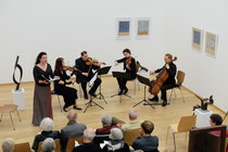 S. K. Thornhill, Sopran und das Holst-Quartett beim Konzert am 13.05.2018 in der Skulpturenhalle der Stiftung für Konkrete Kunst Roland Phleps in Freiburg